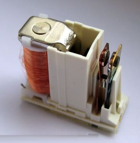 在電磁繼電器的廣泛應(yīng)用下，還有哪些常用的工業(yè)繼電器？